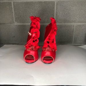 Red fancy heel. Size 8.5